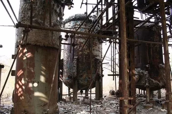 Vụ việc bắt nguồn từ một nhà máy thuốc trừ sâu của Công ty Đa quốc gia Mỹ Union Carbide (UCC).