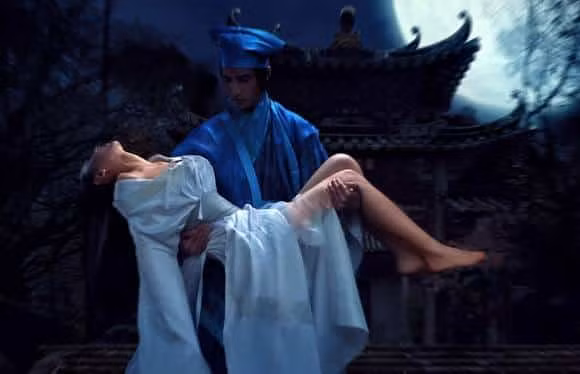 Khi Vương Sinh phát hiện sự thật và cố gắng tìm đạo sĩ để giúp đỡ, con quỷ đã móc tim của Vương Sinh và bỏ trốn. Vợ của Vương Sinh, Trần Thị, tìm cách cứu chồng và được hướng dẫn bởi đạo sĩ. Tuy nhiên, để cứu chồng, Trần Thị phải nuốt một cục đờm của một người điên và đi mất. Sau đó, cục đờm này biến thành một quả tim và cứu sống Vương Sinh.