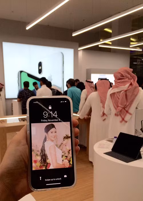 Hot Face sao Viet 24h: Sao Viet dong loat khoe so huu iPhone X