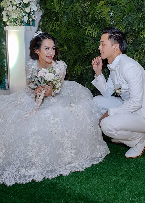 Văn Anh nhắn nhủ vợ Tú Vi: "2 năm rồi đó... kỷ niệm 40 lần 2 năm nữa là cũng được rồi Tú Vi".