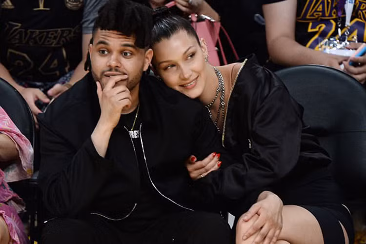 Trong khi Selena tái hợp với Justin, tình cũ của Selena - The Weeknd bị đồn quay lại với Bella Hadid.