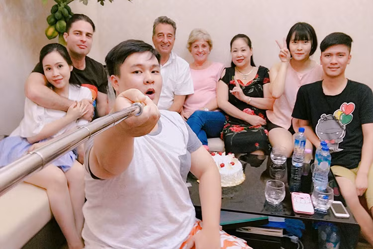 Trương Phương bày tỏ, cô và bạn trai mất khá nhiều thời gian để tìm đúng nửa kia đích thực của mình nên việc chờ tình cảm thực sự chín là điều bình thường. Ảnh: FBNV