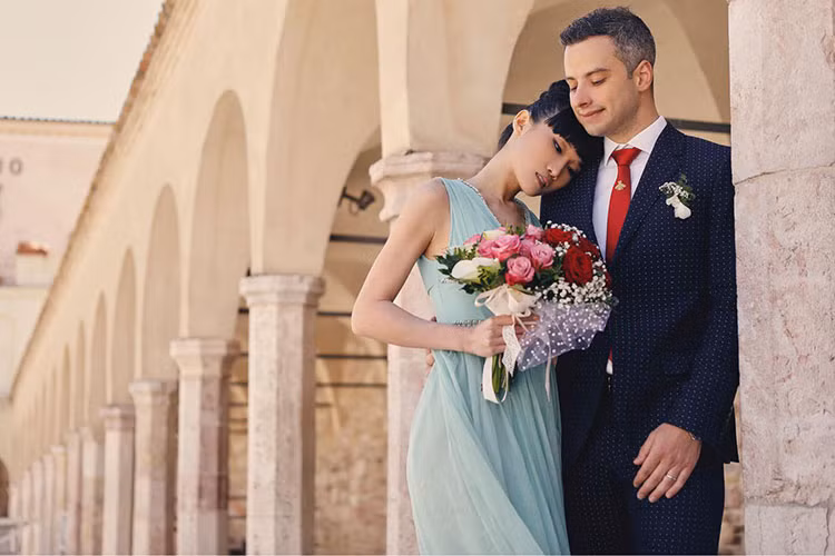 Chồng của Kha Mỹ Vân tên Luigi Menghini, là người Italy và hoạt động trong lĩnh vực kinh doanh. Hiện, anh sở hữu một công ty tại Italy.