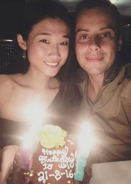 Kha Mỹ Vân khoe hình ảnh hạnh phúc bên nửa kia của mình trong ngày cả hai cùng đón sinh nhật vào năm 2016.