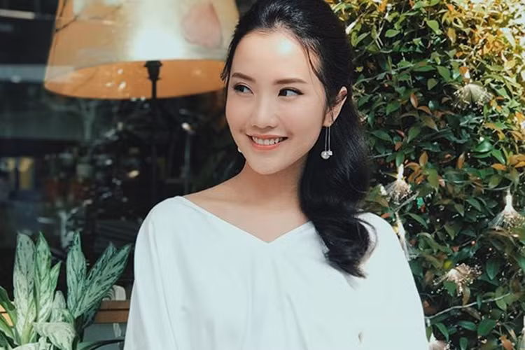  Hot Face sao Việt 24h: Xuân Thảo đăng tải hình ảnh tươi rói trên trang cá nhân. Gần đây, cô và Phan Thành công khai là một cặp.