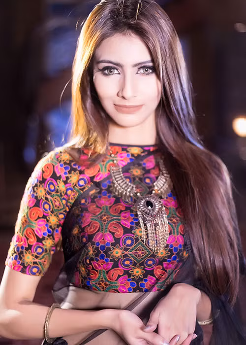 Jessia Islam đến từ Bangladesh. Cô năm nay 18 tuổi, cao 1m72, đang làm người mẫu. Jessia là thí sinh về nhất ở nhóm 6 trong vòng thử thách đối đầu.