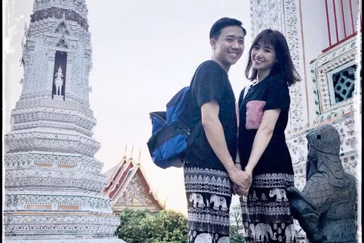 Vợ chồng sao Việt Trấn Thành - Hari Won khoe ảnh cùng nhau đi du lịch Thái Lan.