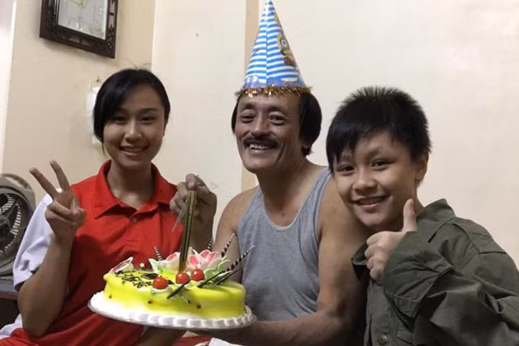 Giang “còi” được các con tổ chức sinh nhật bất ngờ.