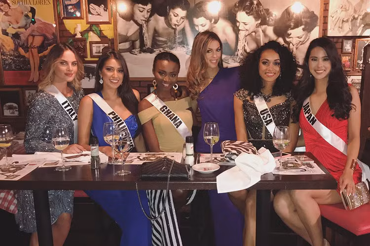 Hoa hậu Hoàn vũ Thế giới 2017 - Miss Universe 2017 chỉ diễn ra trong 2 tuần nhưng một số thí sinh đã mang đến 12 vali hành lý thi đấu. Ảnh: Missosology