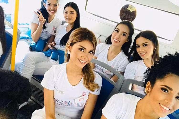 Đỗ Mỹ Linh tươi tắn chuẩn bị cho một sự kiện chạy bộ từ thiện tại cuộc thi Hoa hậu Thế giới 2017.