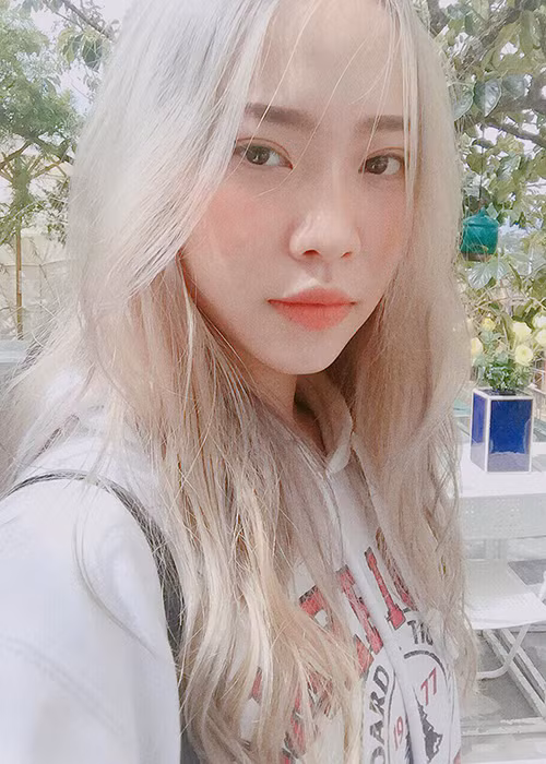 Bảo sao Mỹ Tâm hiện thay đổi khá nhiều về ngoại hình và phong cách thời trang so với hồi thi Voice 2015. Ảnh: FBNV