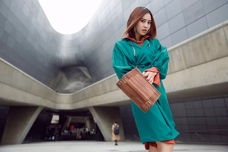 Ninh Dương Lan Ngọc đáp trả antifans: “S.T và chị là những người bạn rất thân. S.T luôn biết được tất cả chuyện của chị vì không có gì để ngại ngùng... 2 đứa không cần mượn chuyện gì để phải PR cho phim vì mình cũng chẳng phải vai chính mà làm thì cũng chẳng có gì hot”.