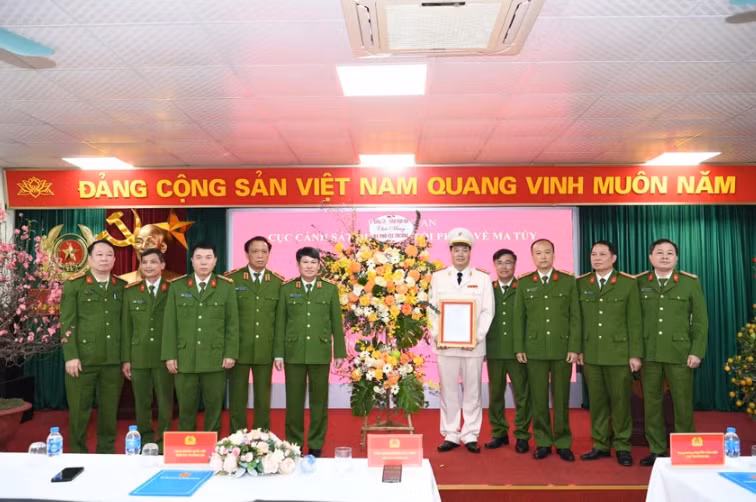 Dấu ấn Đại tá Lê Văn Đàm vừa được bổ nhiệm Phó Cục trưởng C04 Dau an Dai ta Le Van Dam vua duoc bo nhiem Pho Cuc truong C04