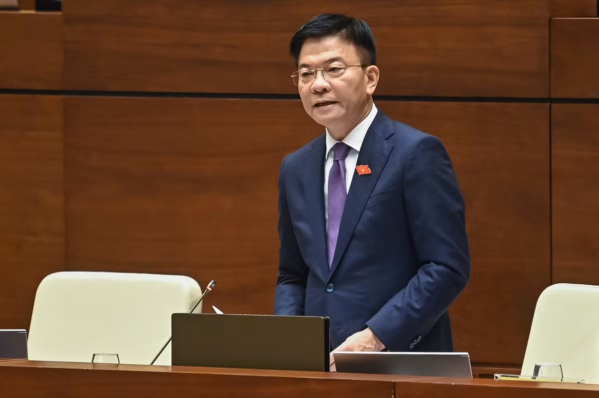 Bộ trưởng Bộ Tư pháp: Có tình trạng thông đồng, trục lợi trong đấu giá Bo truong Bo Tu phap: Co tinh trang thong dong, truc loi trong dau gia