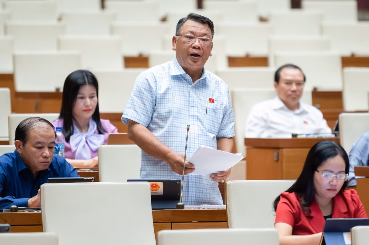 Dai bieu QH: Can nhac yeu cau bo sung thong tin bao mat tren can cuoc