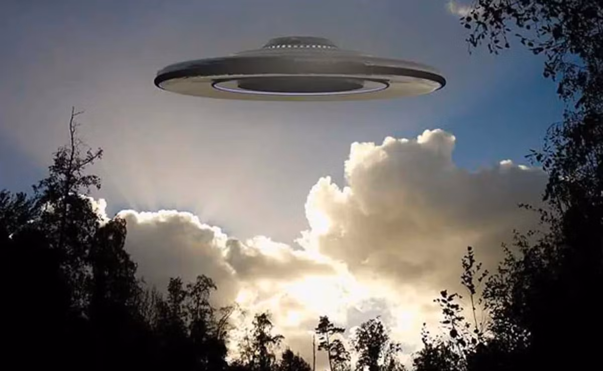 Hải quân Mỹ đã công bố ba video về UFO vào tháng 4/2020.