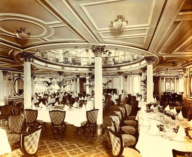 Bất chấp những cảnh báo về tình hình chiến sự ở Đại Tây Dương, tàu RMS Lusitania vẫn khởi hành như dự định.