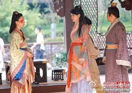 Kể từ khi trở thành vương hậu, Chung Vô Diệm hết lòng phò tá Tề Tuyên Vương giúp chồng chỉnh đốn lại vương triều, trọng dụng nhân tài, chỉnh đốn quân đội và phát triển kinh tế.