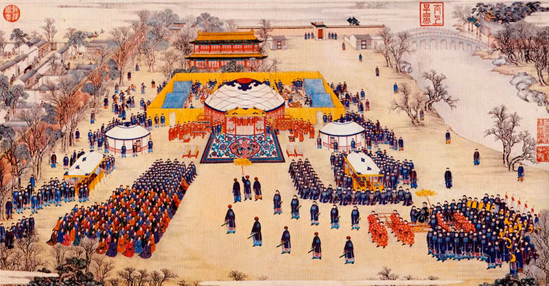  Hoàng đế Trung Quốc thời phong kiến tổ chức nhiều nghi lễ như cúng tế tổ tiên, cầu mưa thuận gió hòa, quốc thái dân an... Những lễ cúng tế này thường được tổ chức với quy mô lớn nên toàn bộ bá quan văn võ trong triều tham gia.