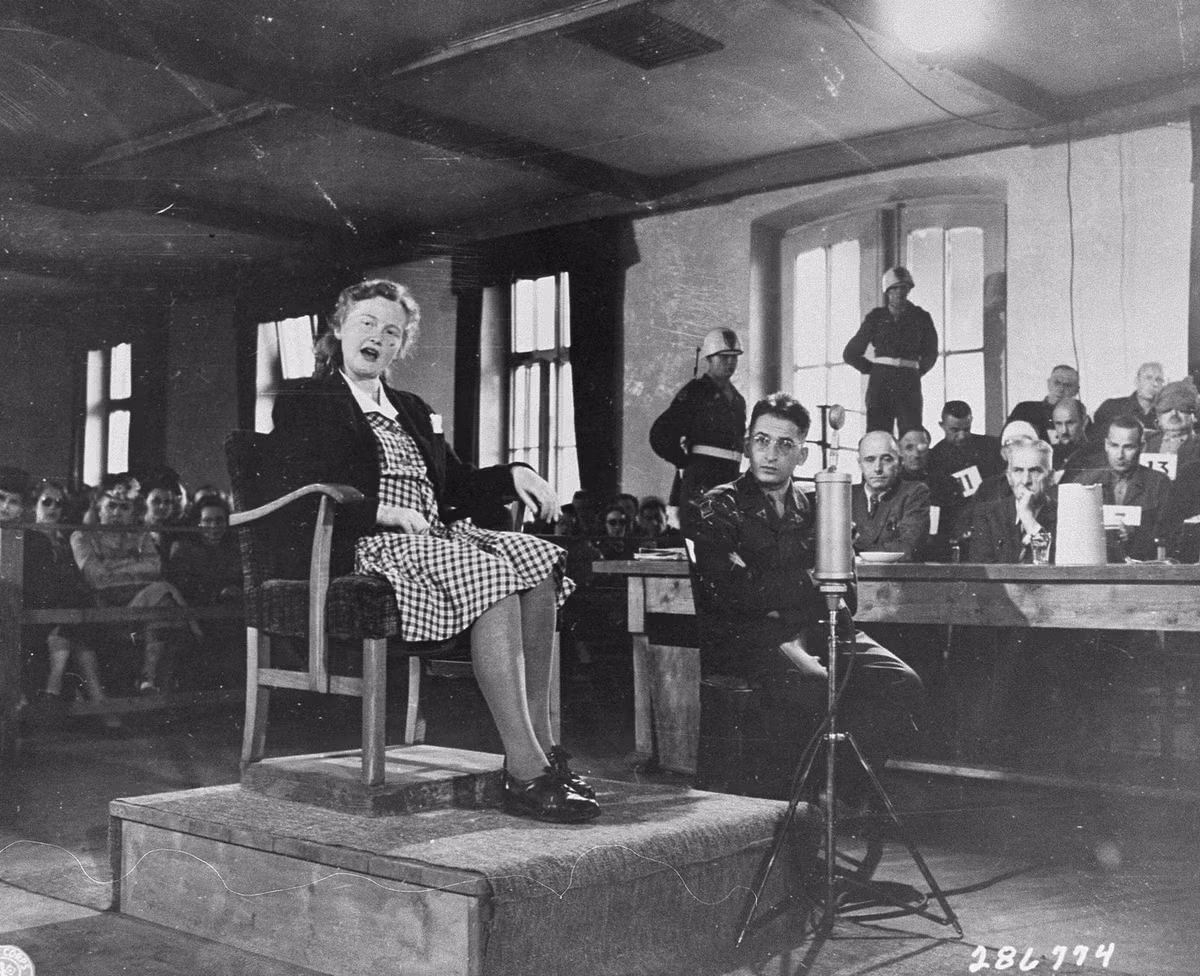 Vào năm 1947, nữ "phù thủy" Ilse Koch bị đưa ra xét xử và đối mặt bản án tù chung thân. 20 năm sau, tên tội phạm phát xít Đức khét tiếng một thời treo cổ tự sát khi thụ án tại nhà tù ở Aichach, Đức.