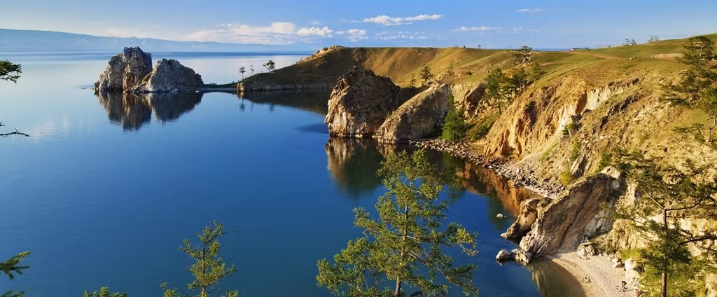 Nằm ở phía nam Siberia, Nga, Baikal là tên của hồ sâu nhất thế giới với độ sâu lên tới hơn 1.600m. Theo các chuyên gia, hồ nước này có niên đại khoảng 25 - 30 triệu năm tuổi.