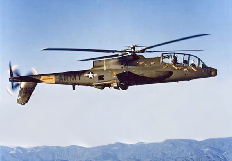 Trong thời kỳ diễn ra Chiến tranh Việt Nam, dù đã có loại trực thăng tấn công AH-1G Cobra làm nhiệm vụ yểm trợ lực lượng mặt đất trong giao tranh, quân đội Mỹ vẫn yêu cầu một loại trực thăng có hỏa lực mạnh và tốc độ cao hơn nữa để hỗ trợ nhanh nhất có thể cho binh lính khi chiến đấu. Nguồn ảnh: Wiki.