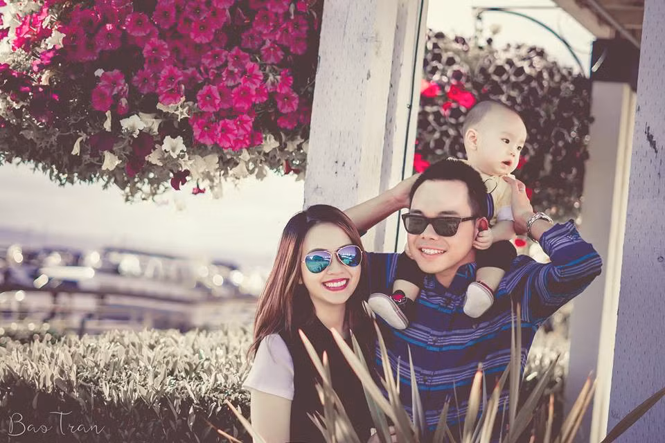 Cuộc sống hiện tại của Triệu Hoàng bên bà xã.