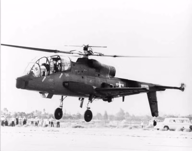 Lý do rất đơn giản, vào thời gian cuộc Chiến tranh Việt Nam leo thang căng thẳng nhất là năm 1968 và 1969, trực thăng chiến đấu AH-56 Cheyenne lại vẫn chỉ trong thời gian được phát triển, phải mãi tới những năm 1970, 1971 nó mới được hoàn thiện hoàn toàn nhưng khi đó, Chiến tranh Việt Nam đã có dấu hiệu hạ nhiệt trên nhiều chiến trường trọng điểm - ít nhất là với suy nghĩ của người Mỹ. Nguồn ảnh: Wiki.