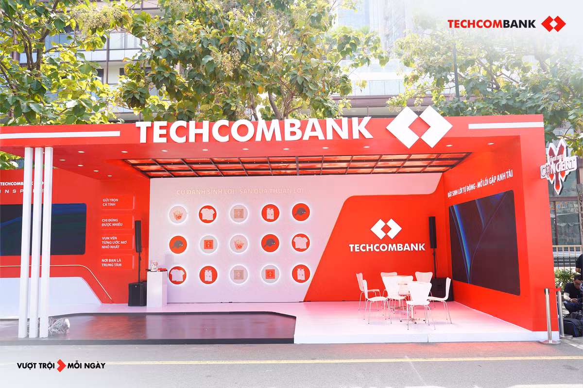 Khach hang Techcombank duoc check-in som cung cac anh trai vuot ngan chong gai-Hinh-4