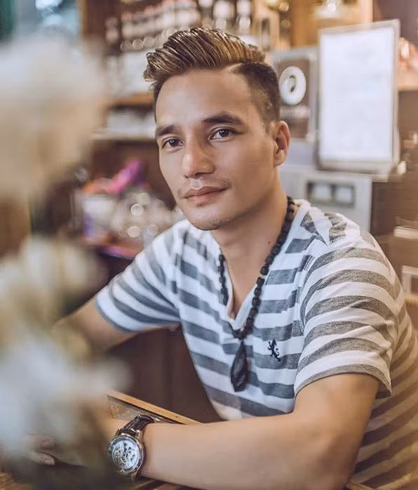 Có thể thấy, ngoại hình của anh đã thay đổi khá nhiều.