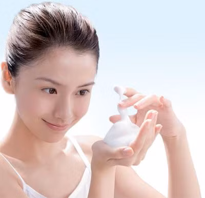 Lựa chọn loại mỹ phẩm phù hợp, ưu tiên làm đẹp một cách tự nhiên, bạn sẽ nhanh chóng thấy được phản hồi tích cực từ làn da sau vài tuần. 