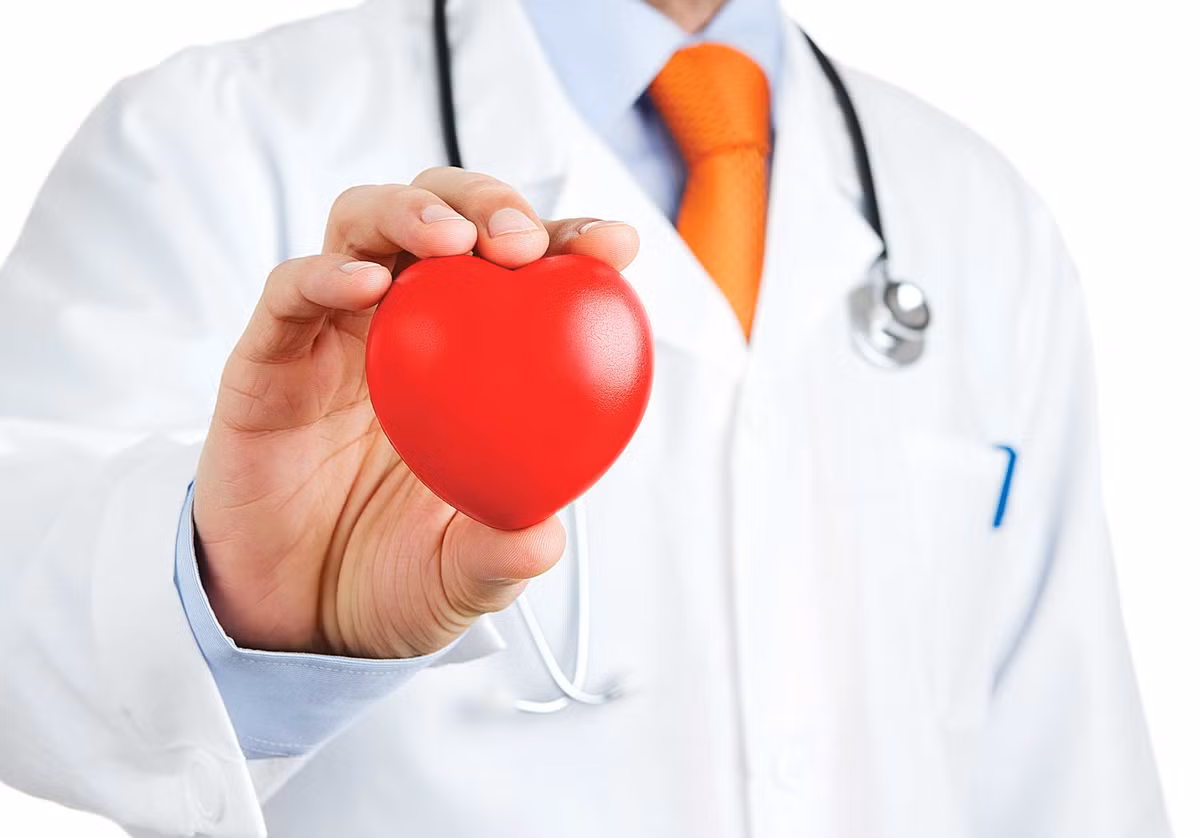 Đối với những người có bệnh tim mạch và ung thư, các nhà nghiên cứu đã chứng minh mối liên quan giữa thịt đỏ và bệnh tim do một chất có tên là carntine làm xơ vữa động mạch và gây ung thư ruột kết.