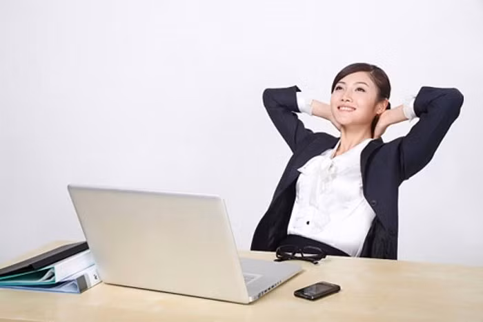 Bạn có thể làm bài tập này ở nhà, chỗ làm, thậm chí trên đường. Tuy nhiên, nếu việc giữ hơi thở khiến bạn cảm thấy không thoải mái, hãy giảm thời gian nín thở lại vài giây, đừng để mình bị chóng mặt.