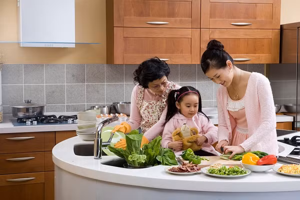 Bởi khi tỏi được đập dập nó sẽ "khởi động" một phản ứng enzym giải phóng một hợp chất chứa lưu huỳnh rất có lợi cho sức khoẻ. 