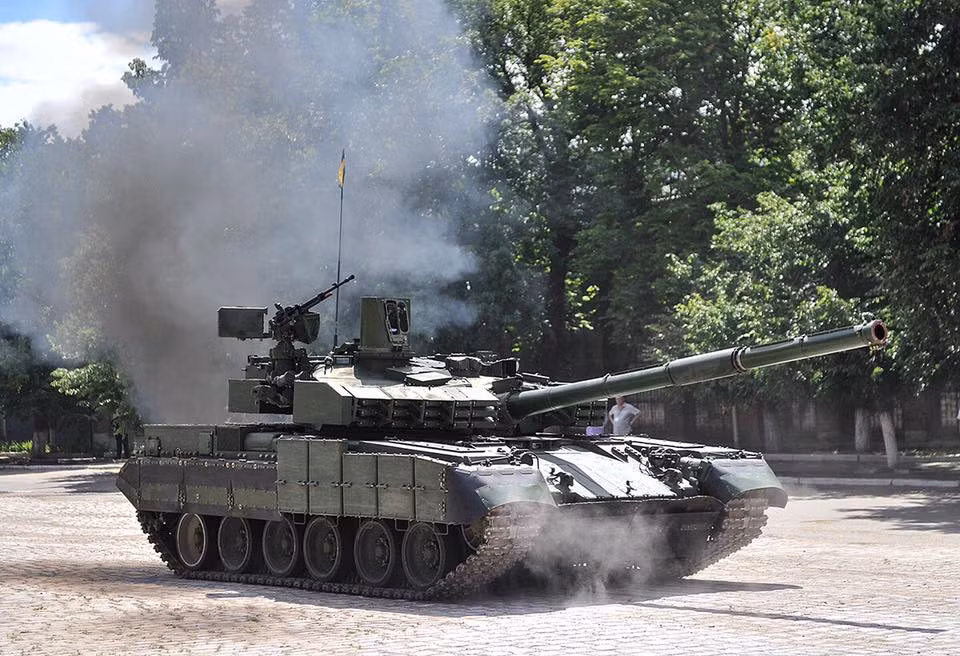 "Tại nhà ga đường sắt cách Donetsk 60 km, ở thành phố Konstantinovka, các binh sĩ thuộc lực lượng vũ trang Ukraine đã không cho quan sát viên OSCE tiếp cận. Sĩ quan quân đội Ukraine giải thích rằng biện pháp trên là do lo ngại về an ninh", đại diện OSCE cho biết.