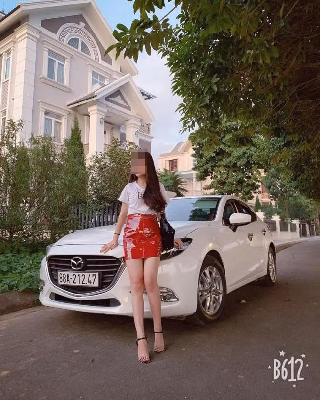 Được biết trước đó, Hoàng Hải Yến từng đăng bài viết bóc phốt chồng vũ phu nhưng sau đó vì thương con trai nên tha thứ cho anh ta, hàn gắn tình cảm để rồi giờ đây tiếp tục nhận trái đắng và chấp nhận buông tay.