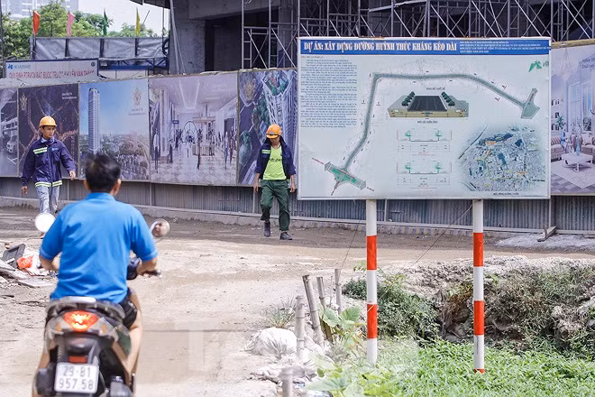 Như vậy, tuyến đường Huỳnh Thúc Kháng kéo dài được triển khai sau 15 năm "đắp chiếu". Người dân kỳ vọng nhiều vào tuyến đường này được hoàn thành vào năm 2020.