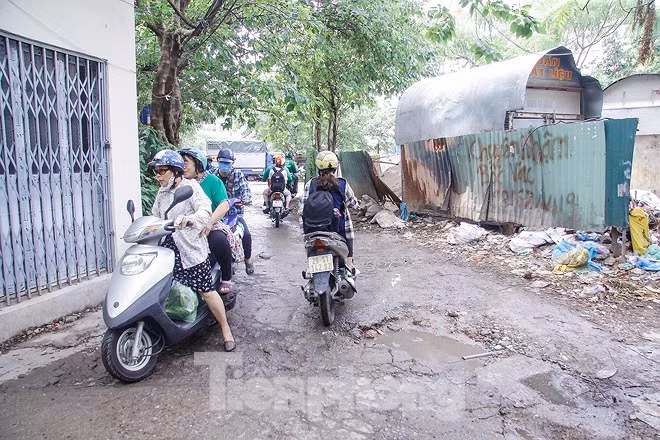Việc đầu tư xây dựng tuyến đường Huỳnh Thúc Kháng kéo dài nhằm kết nối các tuyến đường Nguyễn Chí Thanh, Huỳnh Thúc Kháng với các tuyến đường Cầu Giấy, vành đai II, giảm tải lưu lượng tham gia giao thông tại các tuyến đường trên, đặc biệt là giờ cao điểm, hạn chế ùn tắc giao thông.