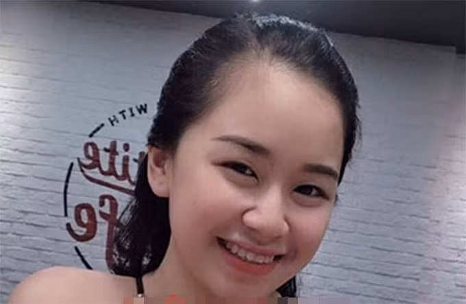 Bat giu hot girl 18 tuoi cam dau duong giay gai goi cao cap