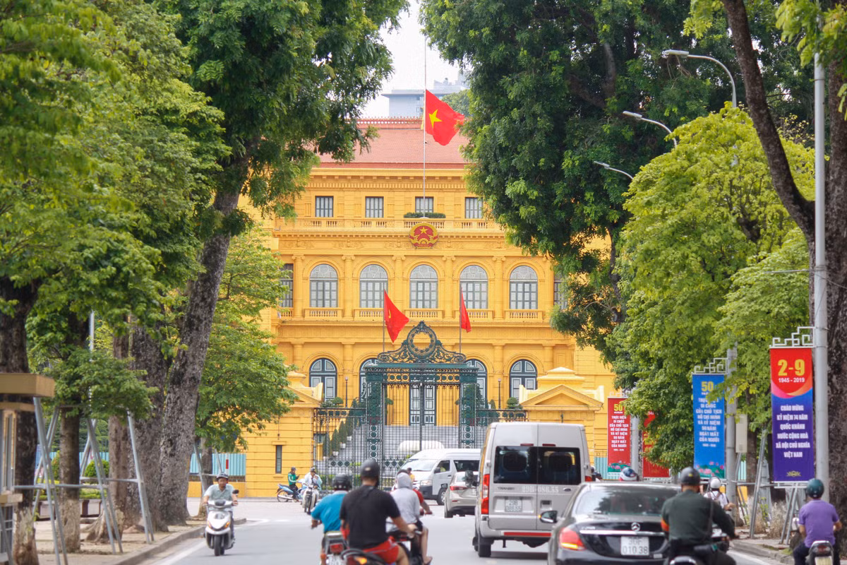 Duong pho Ha Noi ngap tran co hoa mung Quoc khanh 2/9-Hinh-15