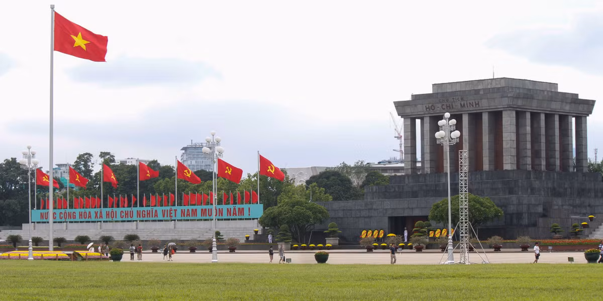 Duong pho Ha Noi ngap tran co hoa mung Quoc khanh 2/9-Hinh-14