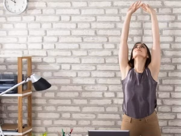 Mẹo đơn giản giúp giảm cân ngay khi làm việc tại văn phòng Meo don gian giup giam can ngay khi lam viec tai van phong