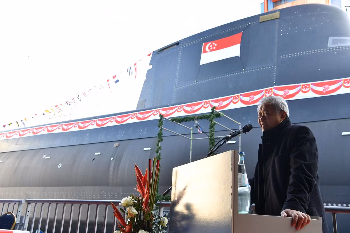 Lo dien tau ngam Type 218SG dau tien cua Singapore