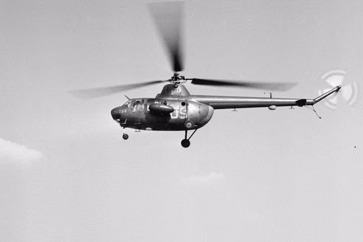 Mi-1 là lô trực thăng Liên Xô được sản xuất hàng loạt đầu tiên. Trực thăng tấn công hạng nhẹ Mi-1MU được trang bị rocket và súng máy. Mi-1 từng được sử dụng trong cuộc chiến giữa quân đội Mao Trạch Đông và quân đội Tưởng Giới Thạch ở Trung Quốc.