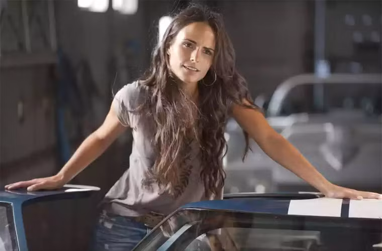 Diem mat sao trieu phu trong loat phim Fast & Furious-Hinh-15