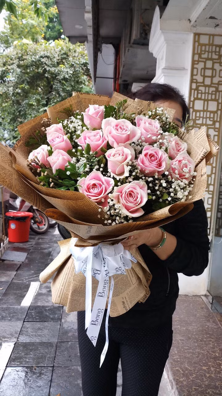 HN: Thi truong hoa 20/10 gia khong dat van tieu thu cham-Hinh-6