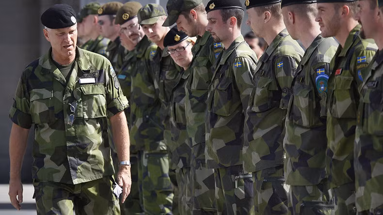 Theo thông tin được NATO đăng tải, cuộc hành quân đường dài này là để "thử khả năng hành tiến qua các nước châu Âu" của các lực lượng quân sự tới từ Anh. Nguồn ảnh: Tube.