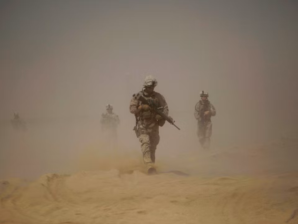 Năm 2009, Tổng thống Barrack Obama dồn sự ưu tiên quay trở lại Afghanistan thay vì Iraq, quyết diệt sạch Taliban trước khi tổ chức khủng bố này kịp "hồi sinh". Tính tới tháng 12/2009, quân số Mỹ ở Afghanistan đã tăng lên.... 100.000 lính. Nguồn ảnh: BI.