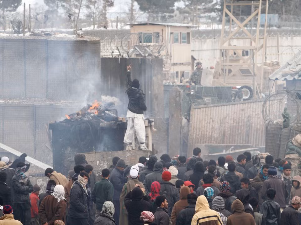 Quân đội Mỹ bắt đầu rút dần khỏi Afghanistan từ năm 2012. Đây cũng là lúc làn sóng chống Mỹ tại đất nước này tăng cao tới mức không thể kiểm soát nổi. Nguồn ảnh: BI.
