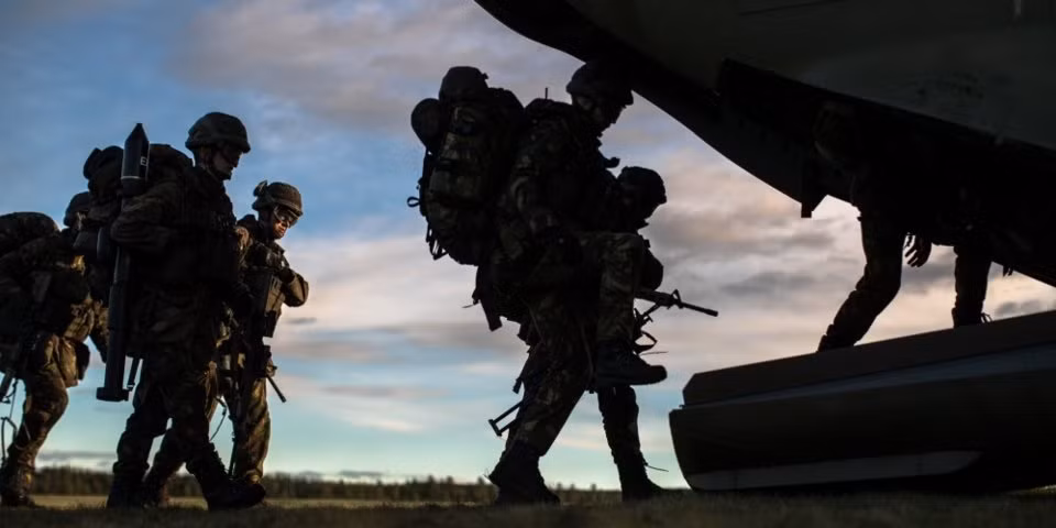 Những hình ảnh nóng hổi đầu tiên về cuộc tập trận Trident Juncture 2018 - cuộc tập trận lớn nhất thế kỷ 21 của NATO đã được truyền thông quốc tế đồng loạt đăng tải sau 6 ngày diễn ra. Nguồn ảnh: BI.